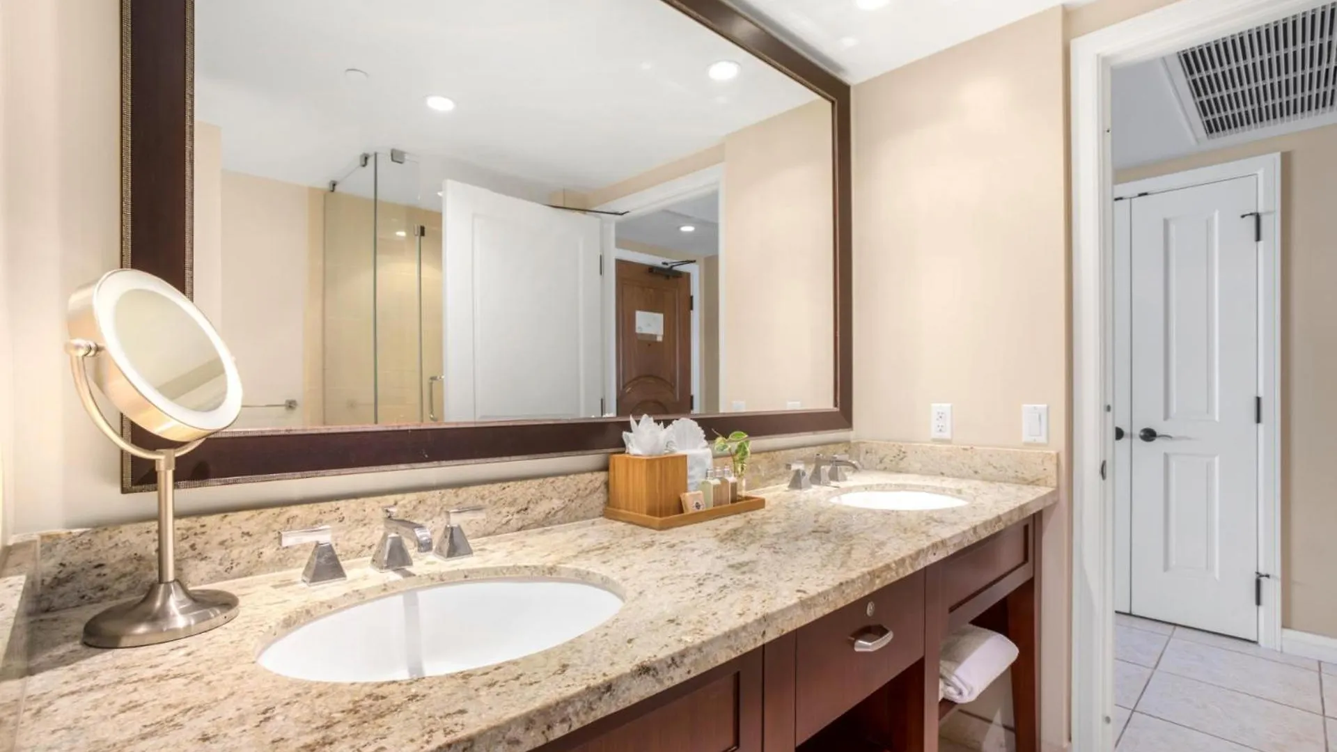 Kbm Resorts Free Car Honua Kai Konea Hkk-213 Ocean Views Great For Families Kaanapali